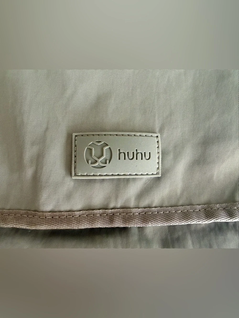 Huhu Roam Crossbody Bag- Lightly Used